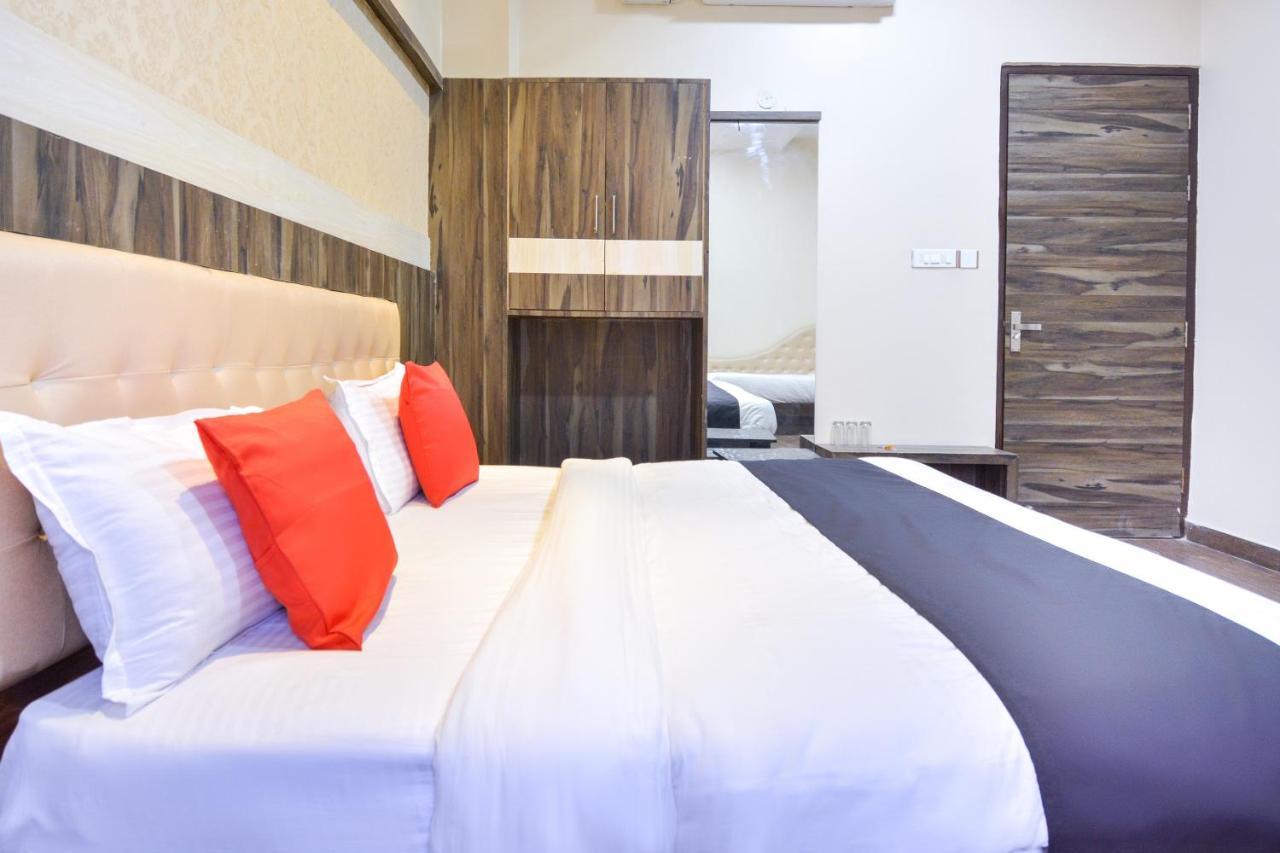 Capital O Moments Inn Amritsar Zewnętrze zdjęcie