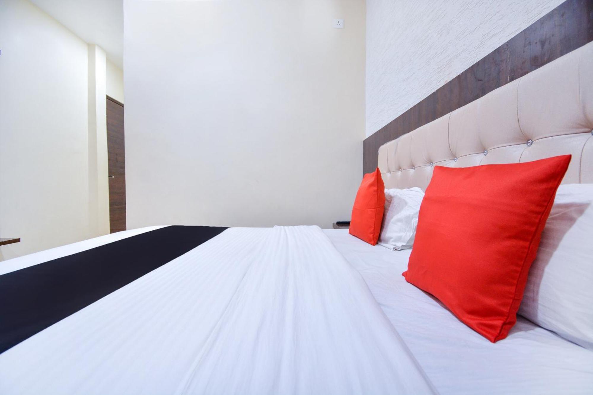 Capital O Moments Inn Amritsar Zewnętrze zdjęcie