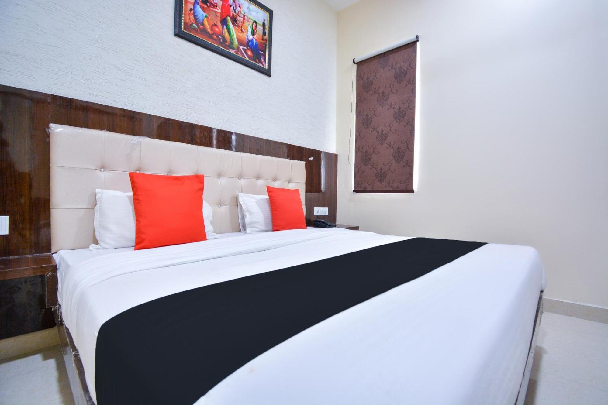 Capital O Moments Inn Amritsar Zewnętrze zdjęcie