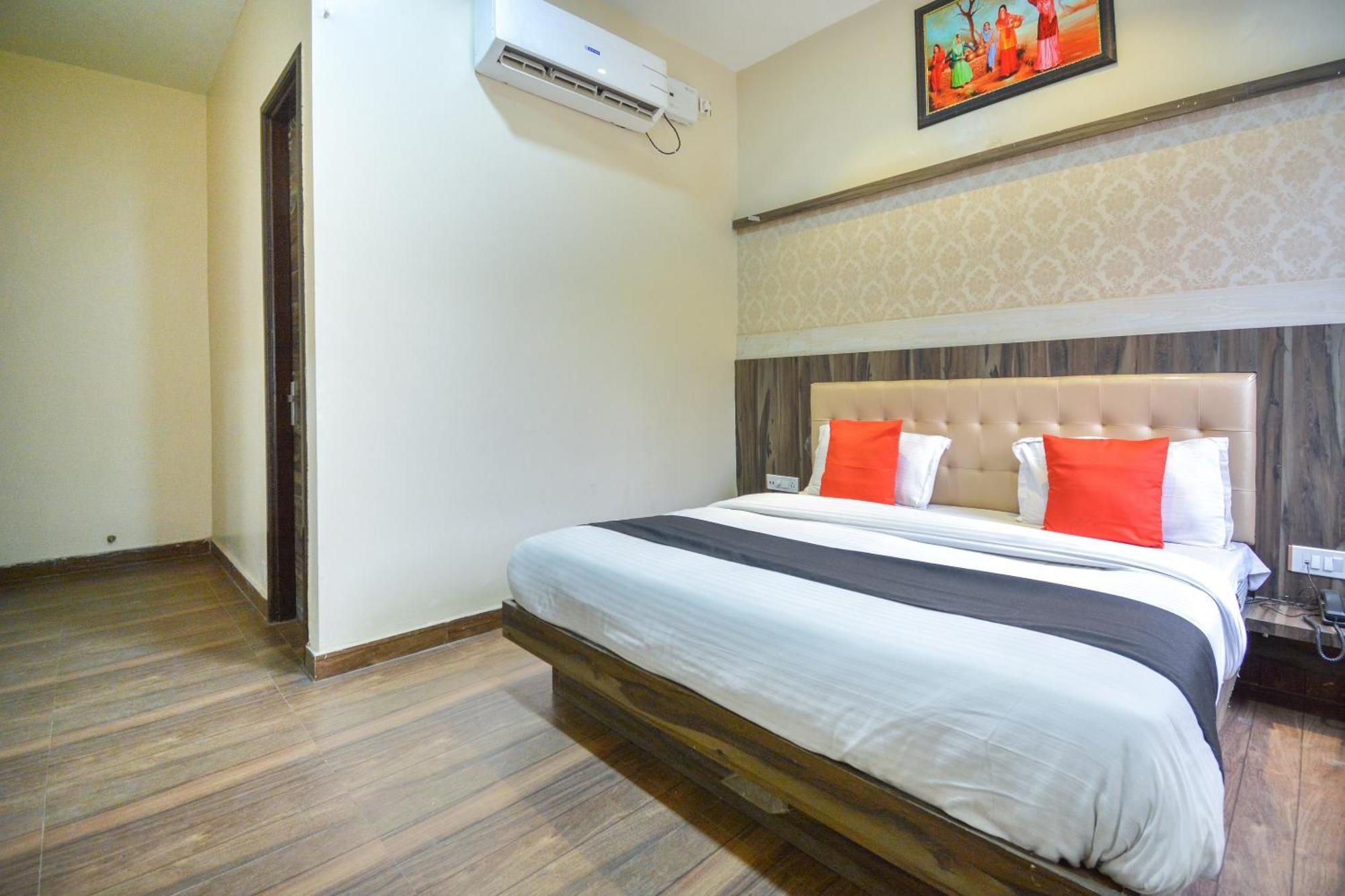 Capital O Moments Inn Amritsar Zewnętrze zdjęcie